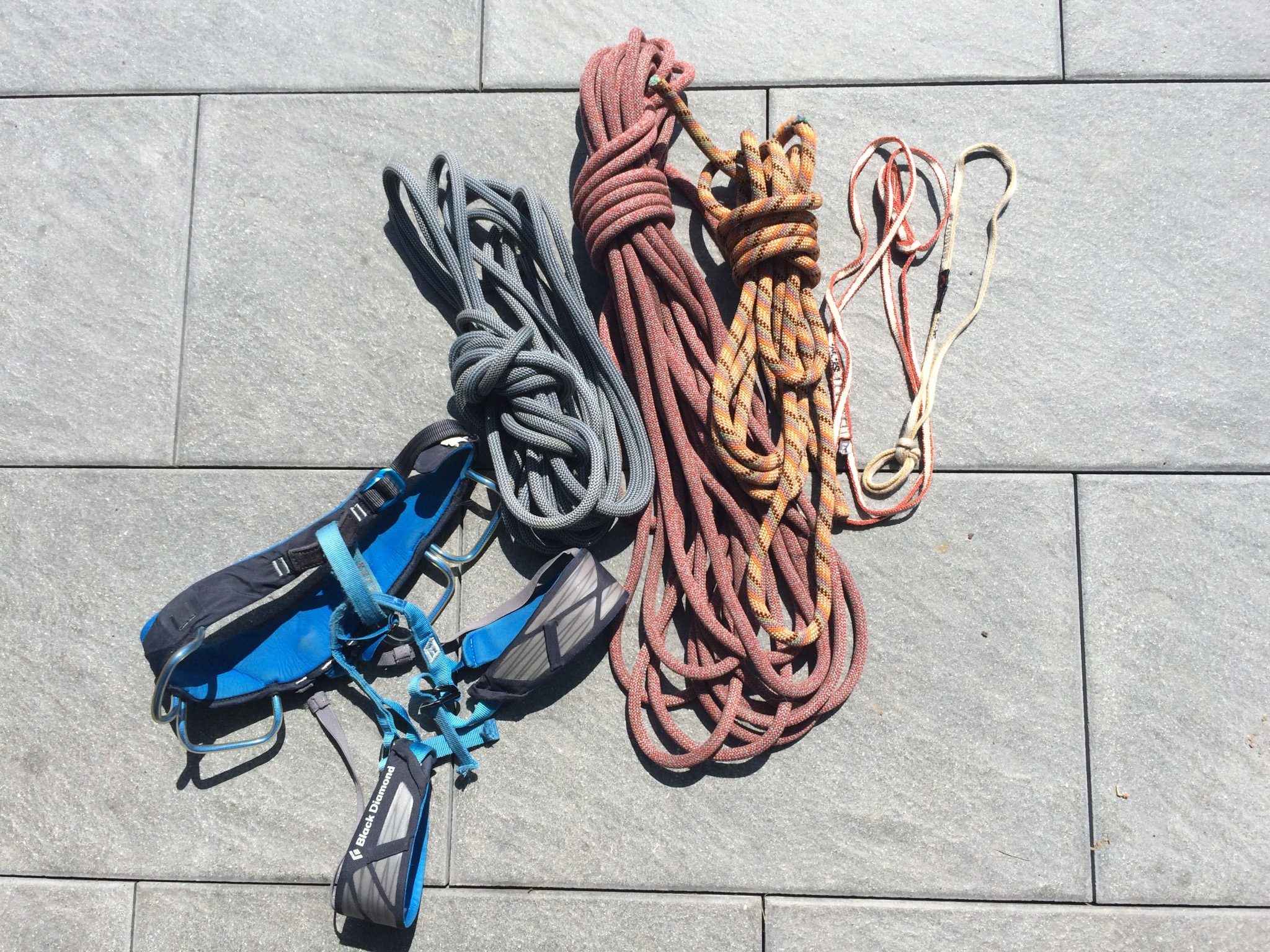 So lange halten Seile, Schlingen und Gurte aus Polyamid – Grifffest